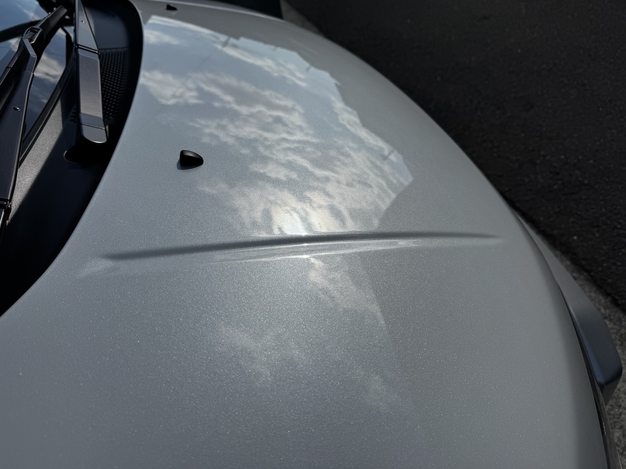 鏡の様な写り込み